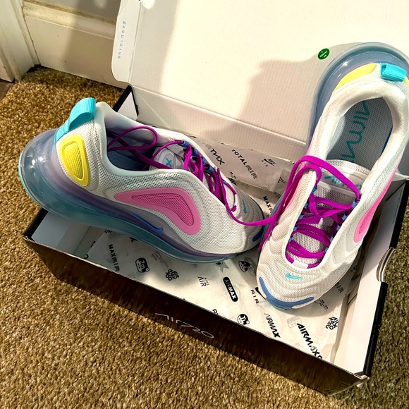 Nike Shoes - Nike Air Max